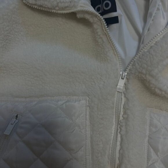 Alo Yoga Women's White Sherpa Edge Bomber Size S-L - Picture 7 of 15
